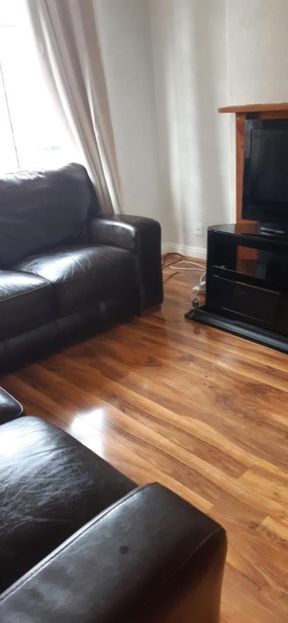Our Guests Are Royal Apartment Wellingborough Exterior photo