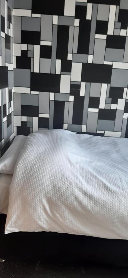 Our Guests Are Royal Apartment Wellingborough Exterior photo